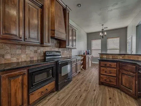 Kitchen - 1908 Hackney Ct, Blanchard, OK 73010 photo 1 of 5