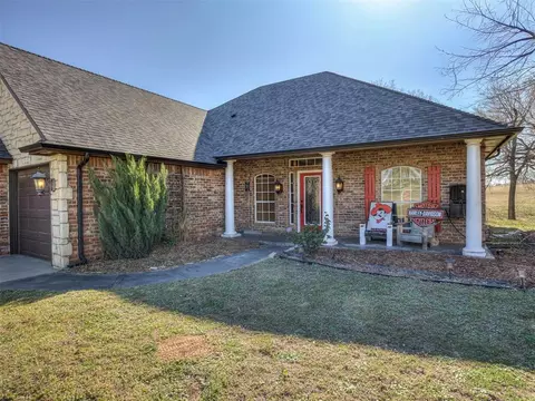 Exterior - 1908 Hackney Ct, Blanchard, OK 73010 photo 4 of 10