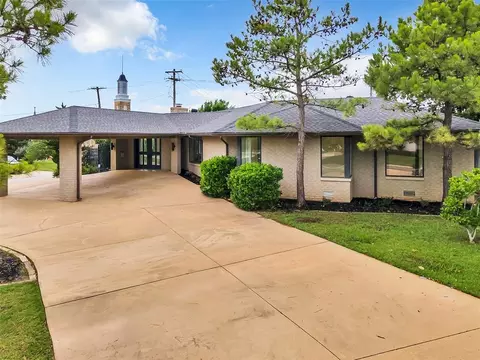 6601 Avondale Dr, Nichols Hills, OK 73116