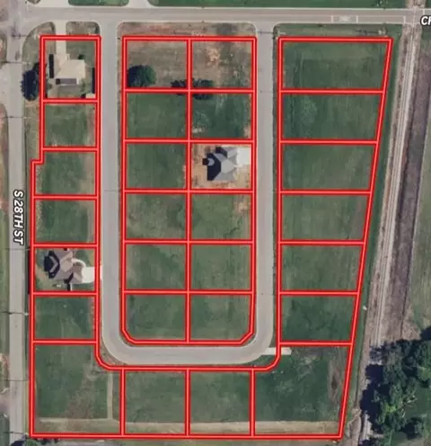 2 Flintlock Trl, Clinton, OK 73601