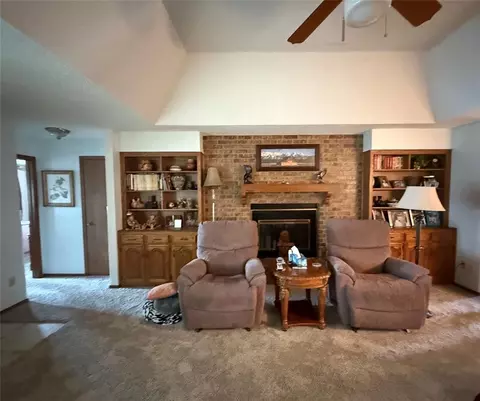 3216 Brookridge St, Chickasha, OK 73018