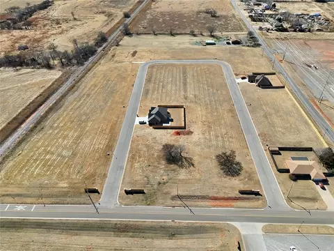 6 Flintlock Trl, Clinton, OK 73601 photo 2