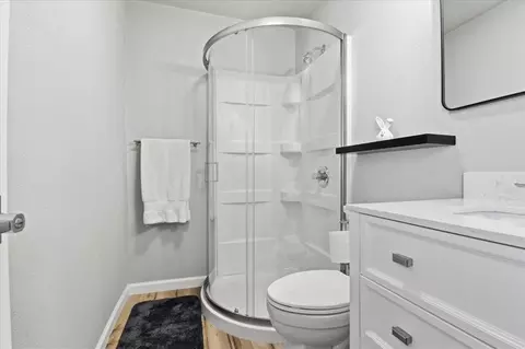 Bath - 705 E Benton Ave, Sayre, OK 73662 photo 1 of 4