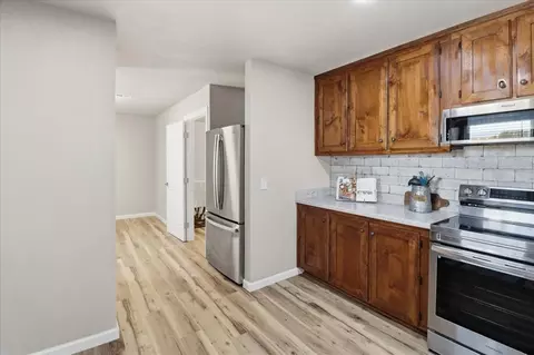 Entry Way - 705 E Benton Ave, Sayre, OK 73662 photo 4 of 5