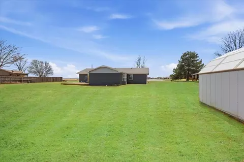 Exterior - 705 E Benton Ave, Sayre, OK 73662 photo 7 of 7