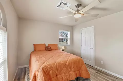 Bedroom - 705 E Benton Ave, Sayre, OK 73662 photo 5 of 5
