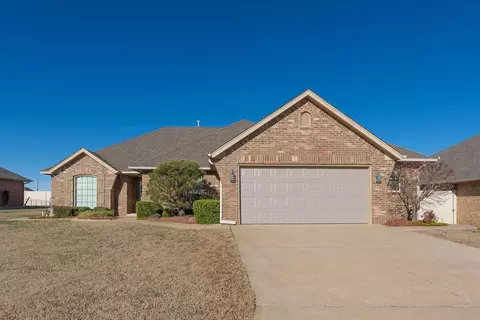 2008 Lantana Cir, Shawnee, OK 74804