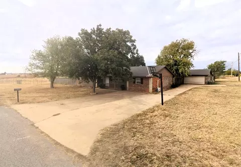 101 S Highland Ave, Hobart, OK 73651