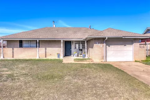 125 S Dillon Ave, Moore, OK 73160