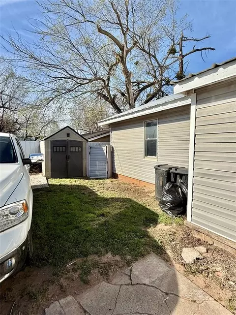 Exterior - 626 N Main St, Cement, OK 73017 photo 10 of 11
