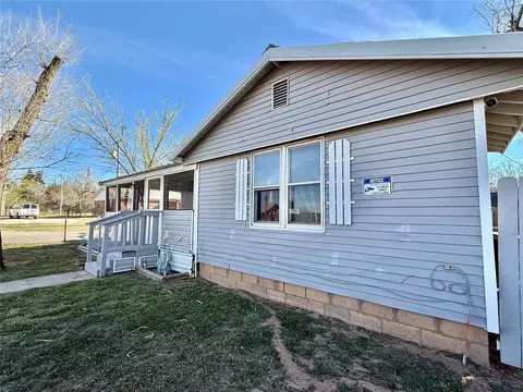 Exterior - 626 N Main St, Cement, OK 73017 photo 2 of 11