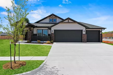 13228 SW 8th St, Yukon, OK 73099