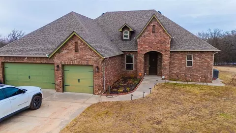 Exterior - 329678 E 1000 Rd, Harrah, OK 73045 photo 3 of 4