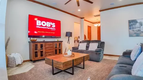 Living - 329678 E 1000 Rd, Harrah, OK 73045 photo 3 of 3