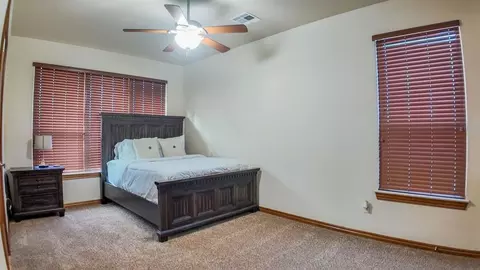 Bedroom - 329678 E 1000 Rd, Harrah, OK 73045 photo 3 of 5
