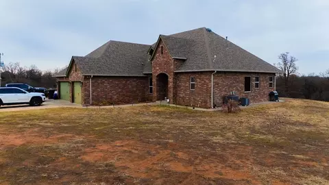 Exterior - 329678 E 1000 Rd, Harrah, OK 73045 photo 2 of 4