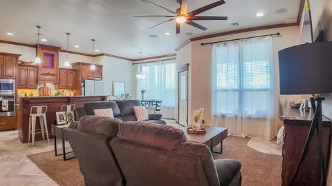 Living - 329678 E 1000 Rd, Harrah, OK 73045 photo 1 of 3