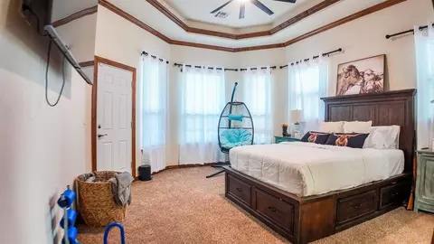 Bedroom - 329678 E 1000 Rd, Harrah, OK 73045 photo 4 of 5