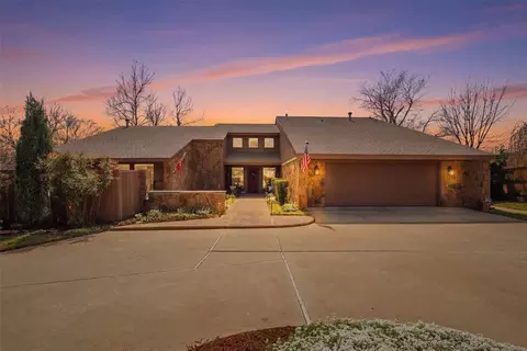 12 Rustic Hills St, Norman, OK 73072