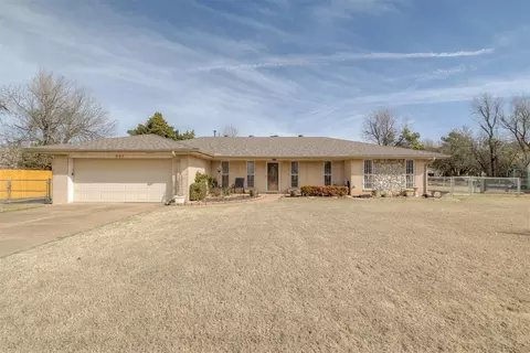 941 NW 32nd St, Moore, OK 73160