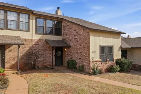 13827 Crossing Way #WEST, Edmond, OK 73013