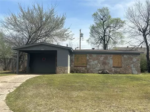 1812 Karen Dr, Del City, OK 73115