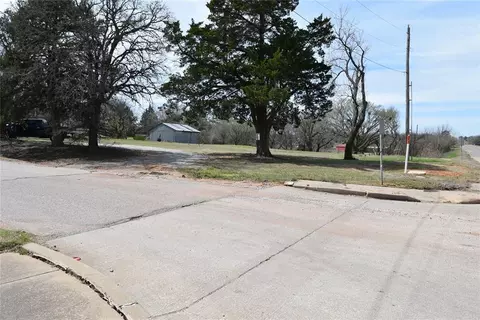 314 N 13th St, Tecumseh, OK 74873