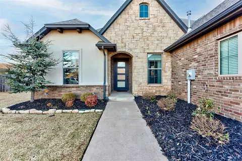 13301 NW 7th Ct, Yukon, OK 73099