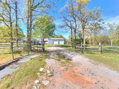 Exterior - 21201 E Montgomery Dr, Mcloud, OK 74851 photo 3 of 11