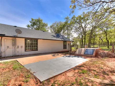 Exterior - 21201 E Montgomery Dr, Mcloud, OK 74851 photo 5 of 11