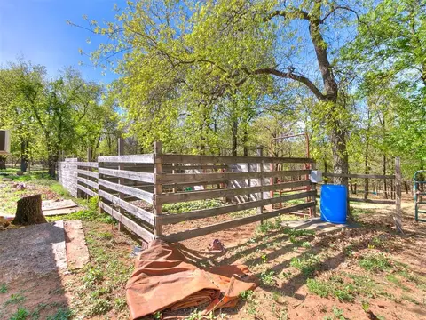 Exterior - 21201 E Montgomery Dr, Mcloud, OK 74851 photo 7 of 11