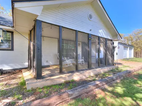 21201 E Montgomery Dr, Mcloud, OK 74851