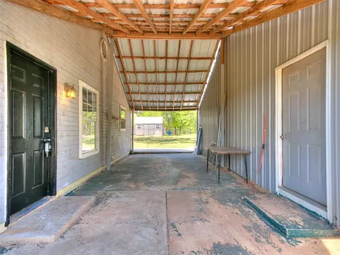 Exterior - 21201 E Montgomery Dr, Mcloud, OK 74851 photo 4 of 11