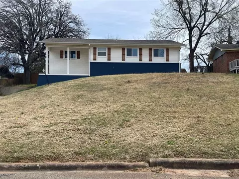 1725 Dougherty Dr, Shawnee, OK 74804