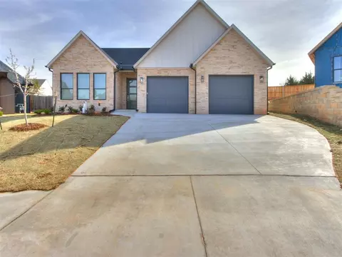 2500 Amante Ct, Edmond, OK 73034