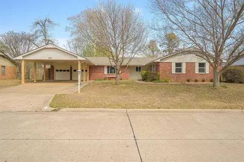 2501 Brentwood Dr, Norman, OK 73069