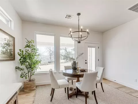 Dining - 124 W 4th St, Arcadia, OK 73007 photo 2 of 2