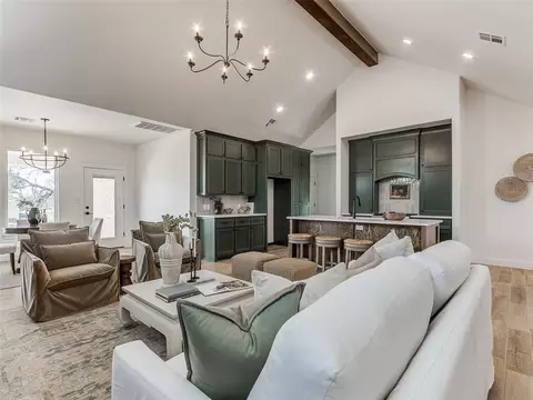 Living - 124 W 4th St, Arcadia, OK 73007 photo 3 of 4