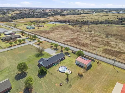 View/Area - 998 Garden Rd, Tuttle, OK 73089 photo 2 of 4