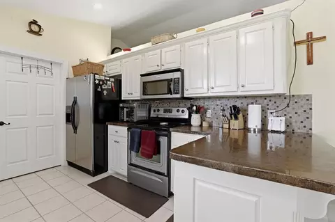 Kitchen - 998 Garden Rd, Tuttle, OK 73089 photo 2 of 4