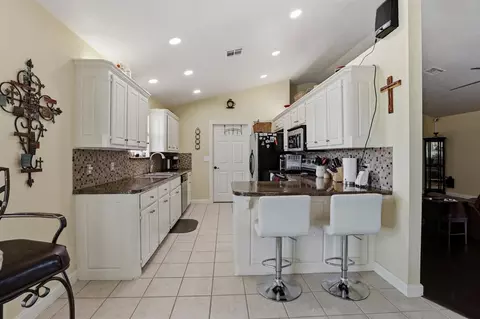 Kitchen - 998 Garden Rd, Tuttle, OK 73089 photo 1 of 4