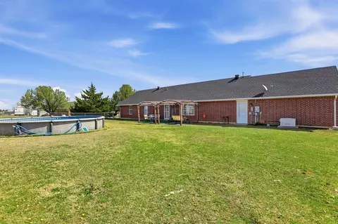 Exterior - 998 Garden Rd, Tuttle, OK 73089 photo 4 of 4