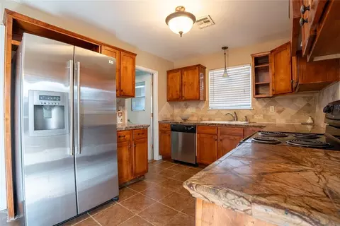 Kitchen - 6904 NW 60th Dr, Bethany, OK 73008 photo 3 of 3