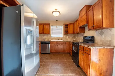 Kitchen - 6904 NW 60th Dr, Bethany, OK 73008 photo 1 of 3