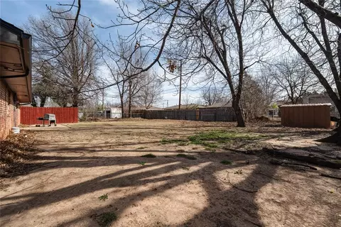 Exterior - 6904 NW 60th Dr, Bethany, OK 73008 photo 3 of 7