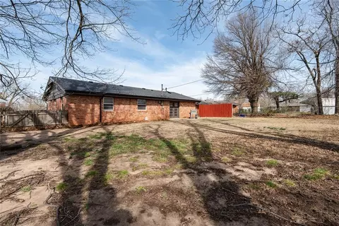 Exterior - 6904 NW 60th Dr, Bethany, OK 73008 photo 2 of 7