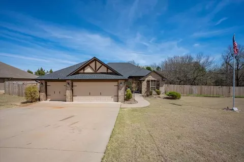 12454 Hidden Run Rd, Guthrie, OK 73044