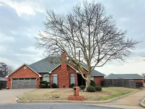 604 Hayes St, Altus, OK 73521