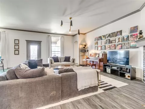 Living - 19790 E Robinson St, Norman, OK 73026 photo 4 of 6