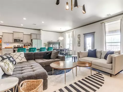 Living - 19790 E Robinson St, Norman, OK 73026 photo 1 of 6